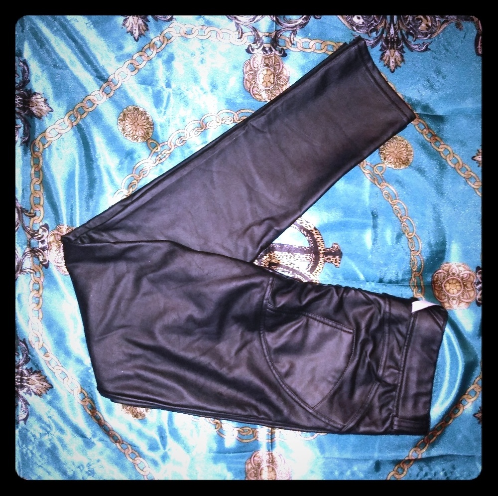 Butt lifting pants
